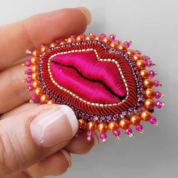 Broche lippen roze Medium