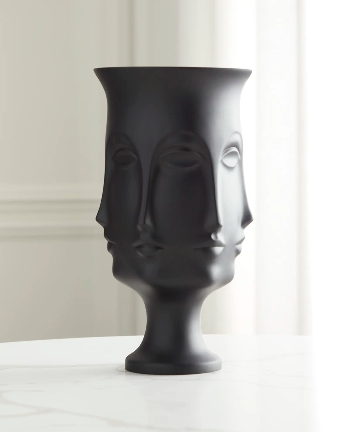 Dora Maar urn vaas - zwart porselein