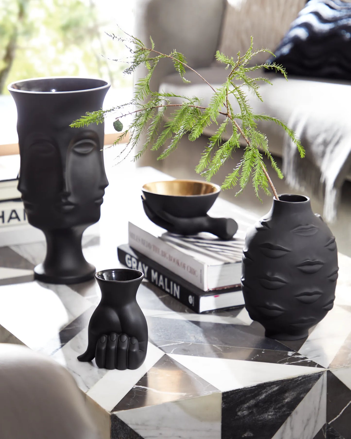 Dora Maar urn vaas - zwart porselein