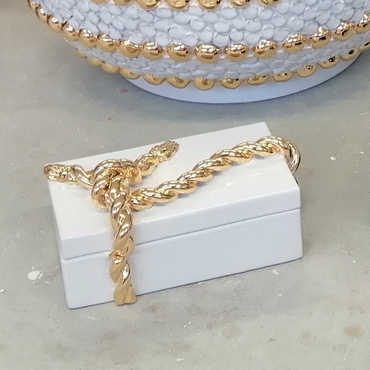 Box wit S, met gouden touw