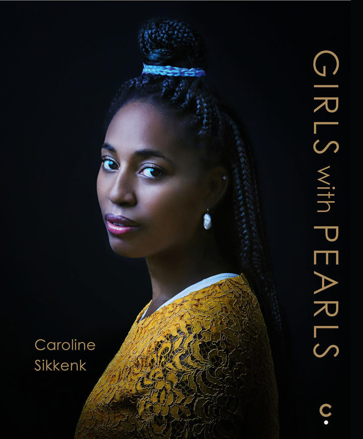 Boek Girls with Pearls van Caroline Sikkenk